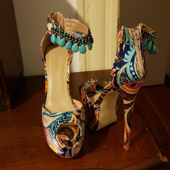 Heels - Picture 2 of 2